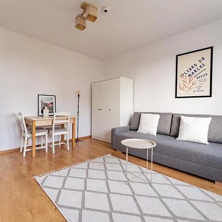 Apartment Gleboka Riverside By Bookinghost